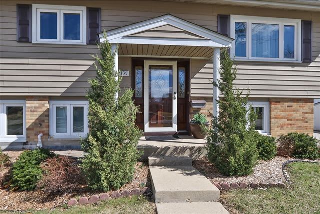 1335 Gentry Road, Hoffman Estates, IL 60169