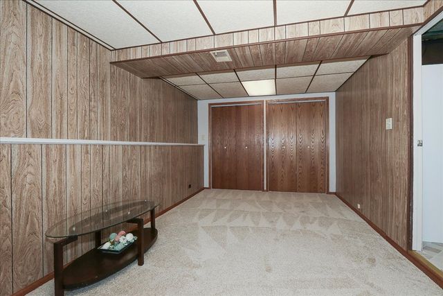 1335 Gentry Road, Hoffman Estates, IL 60169