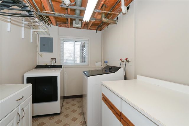 1335 Gentry Road, Hoffman Estates, IL 60169