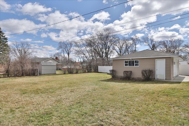 1335 Gentry Road, Hoffman Estates, IL 60169