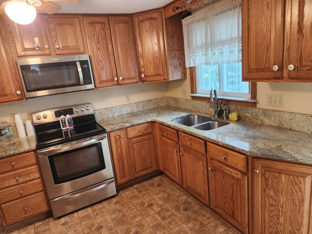 8 Nelson Park Drive, Worcester, MA 01605