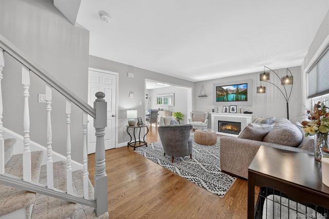 59 Lackawanna Trail, Suffern, NY 10901