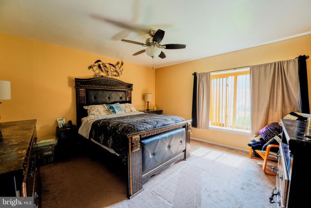 55 OAK FOREST DR, Sicklerville, NJ 08081