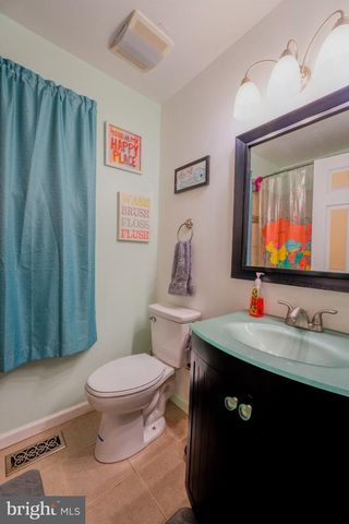 55 OAK FOREST DR, Sicklerville, NJ 08081