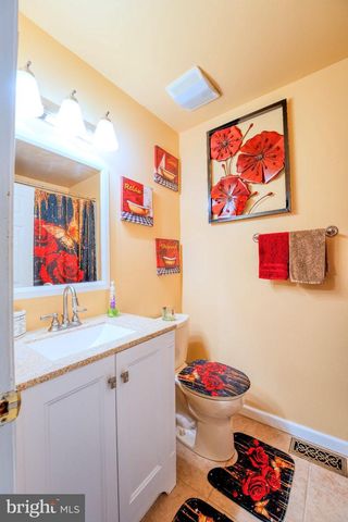 55 OAK FOREST DR, Sicklerville, NJ 08081