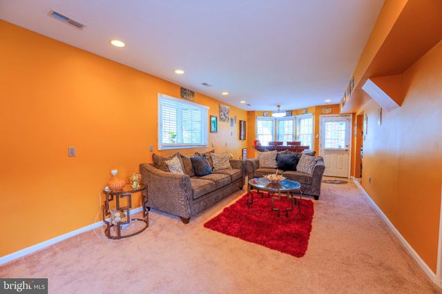 55 OAK FOREST DR, Sicklerville, NJ 08081