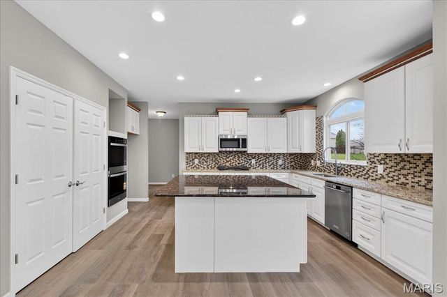 76 Brook Hollow Court, O'fallon, MO 63366