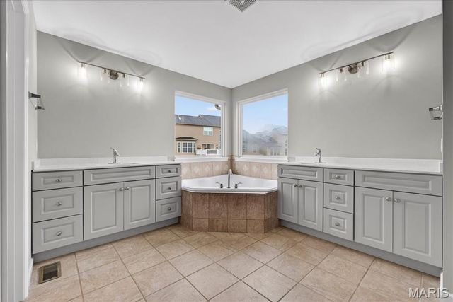 76 Brook Hollow Court, O'fallon, MO 63366