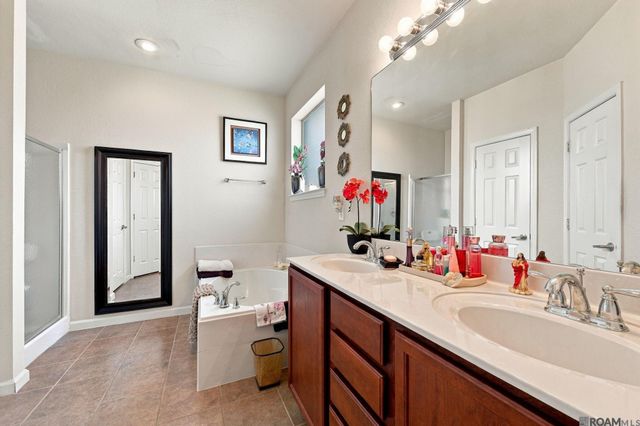 422 E Great Haven St, Gonzales, LA 70737
