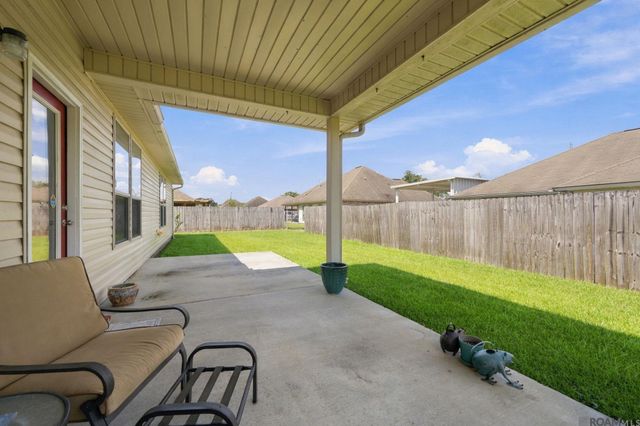 422 E Great Haven St, Gonzales, LA 70737