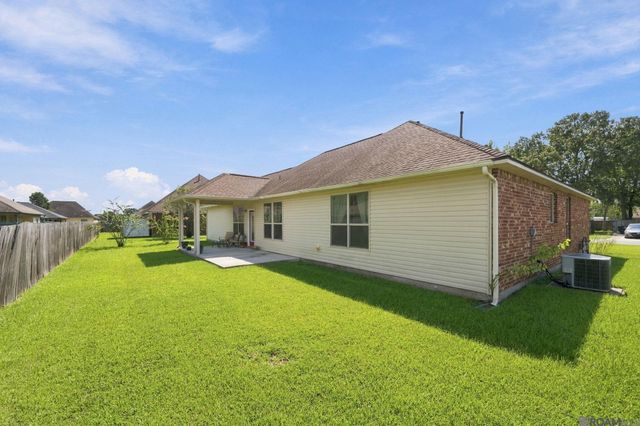 422 E Great Haven St, Gonzales, LA 70737