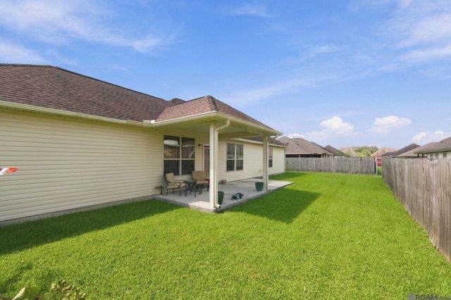 422 E Great Haven St, Gonzales, LA 70737