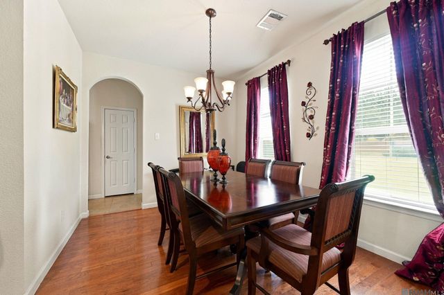 422 E Great Haven St, Gonzales, LA 70737
