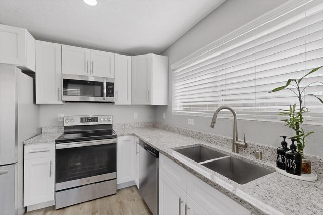 533 Cimarron Meadows Drive NE, Rio Rancho, NM 87144