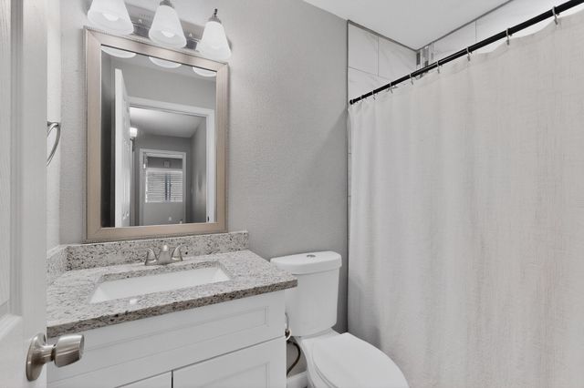 533 Cimarron Meadows Drive NE, Rio Rancho, NM 87144