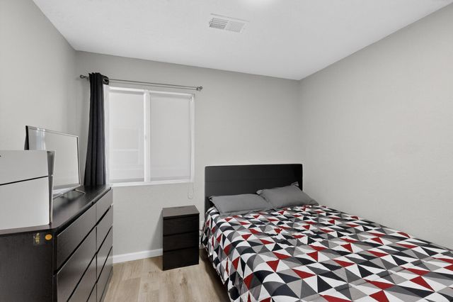 533 Cimarron Meadows Drive NE, Rio Rancho, NM 87144