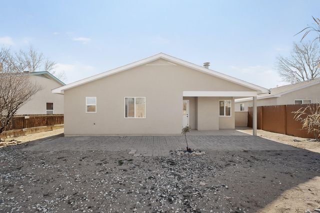 533 Cimarron Meadows Drive NE, Rio Rancho, NM 87144