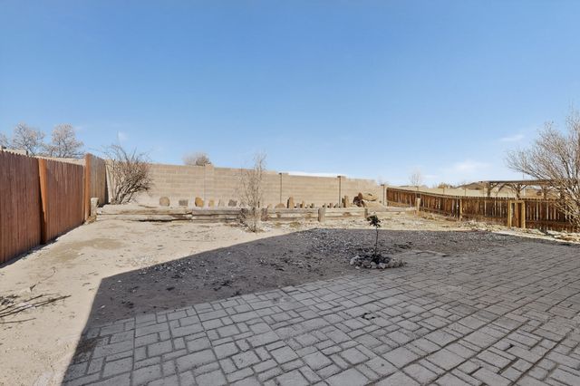 533 Cimarron Meadows Drive NE, Rio Rancho, NM 87144