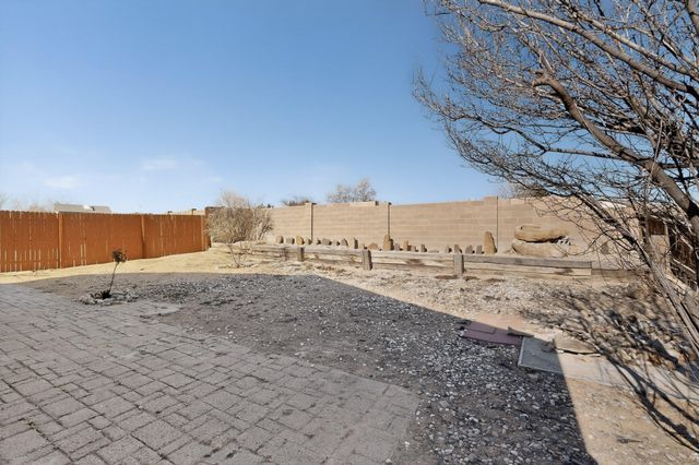 533 Cimarron Meadows Drive NE, Rio Rancho, NM 87144