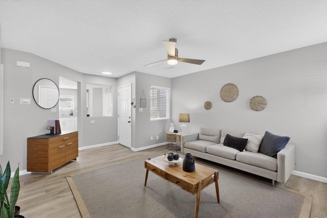 533 Cimarron Meadows Drive NE, Rio Rancho, NM 87144