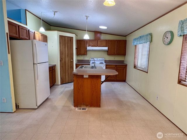 57 Heritage Boulevard, Longview, WA 98632