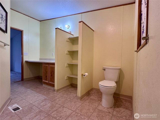 57 Heritage Boulevard, Longview, WA 98632