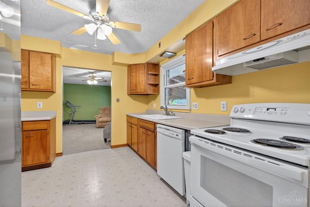 1617 Berwick Lane, Middletown, OH 45042