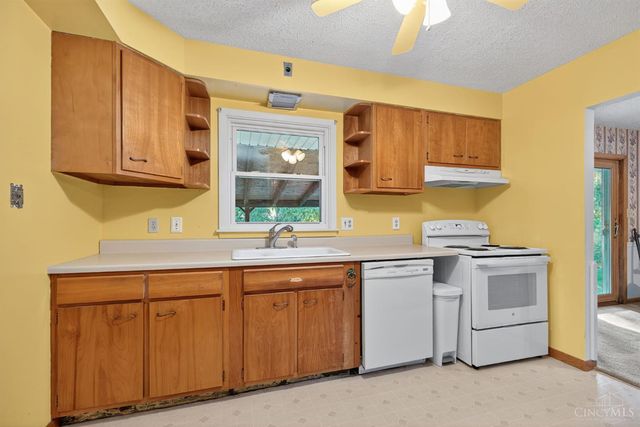 1617 Berwick Lane, Middletown, OH 45042