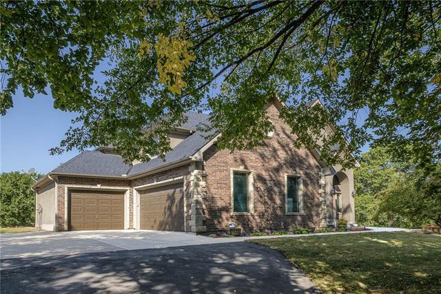 22119 171st Street, Basehor, KS 66007