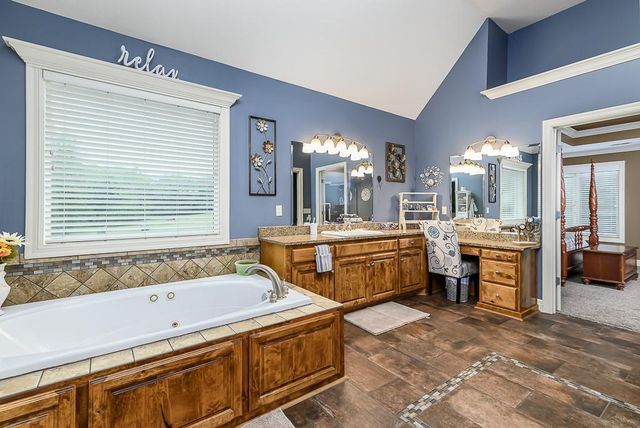 22119 171st Street, Basehor, KS 66007