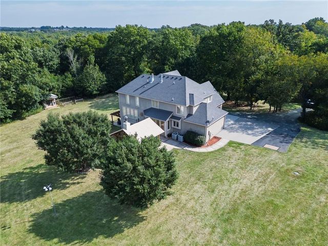 22119 171st Street, Basehor, KS 66007
