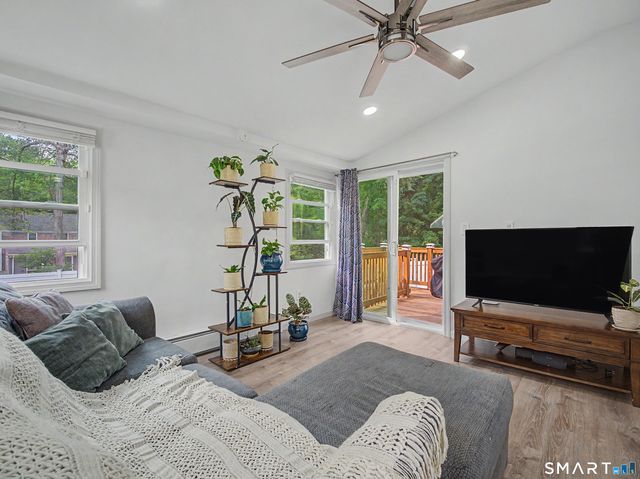 80 Lakeview Terrace, New Haven, CT 06511