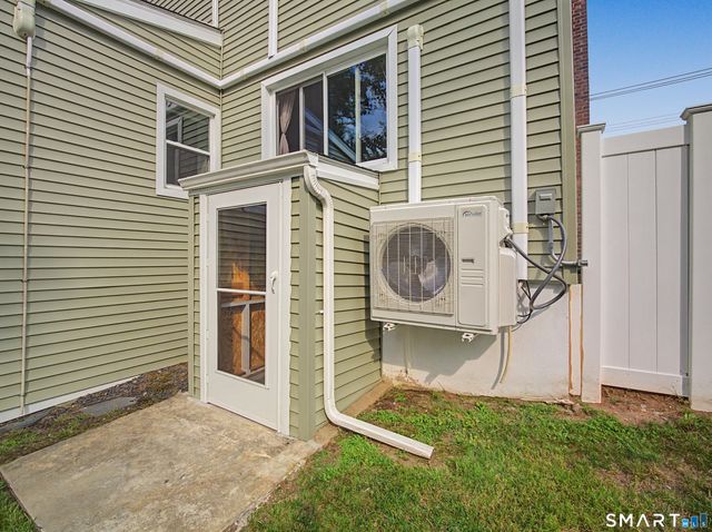80 Lakeview Terrace, New Haven, CT 06511
