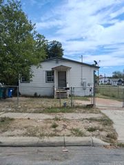 726 S Olive, San Antonio, TX 78203