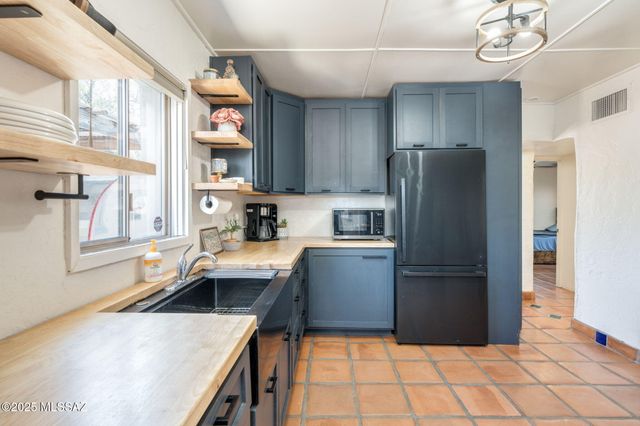 238 E Rodeo Drive, Tucson, AZ 85714