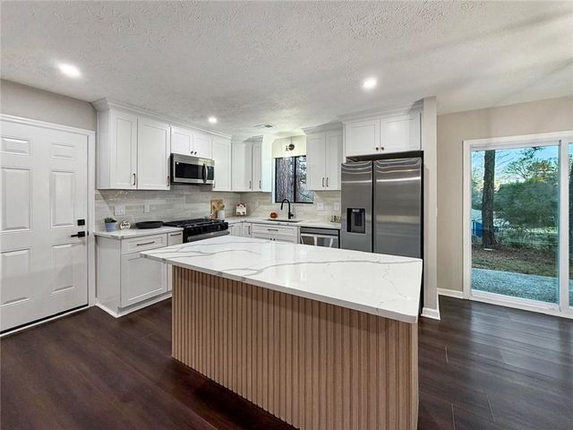 8198 Winewood Court, Riverdale, GA 30274