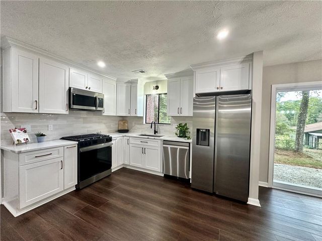 8198 Winewood Court, Riverdale, GA 30274