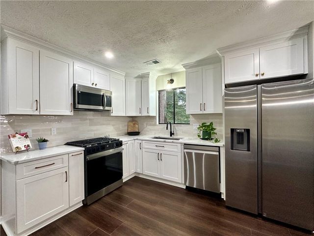 8198 Winewood Court, Riverdale, GA 30274