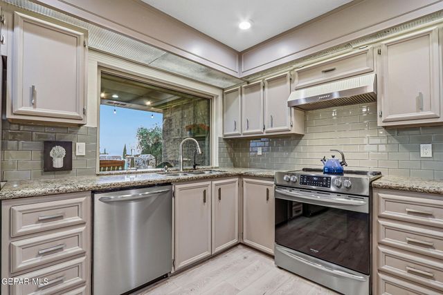 3245 STONE EDGE Drive, El Paso, TX 79904