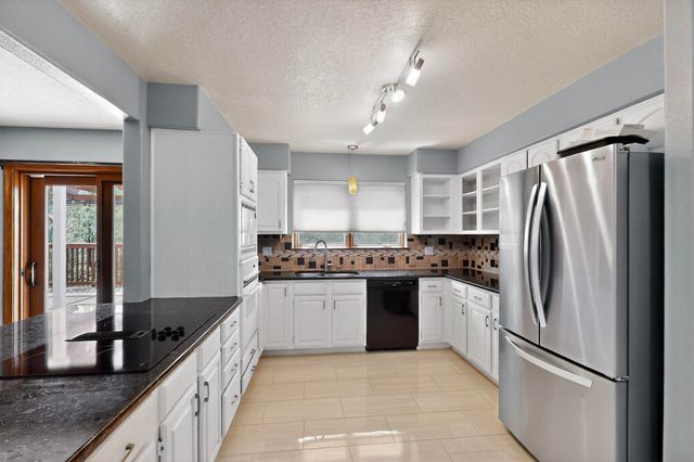 8 Fawn Road, Cedar Crest, NM 87008