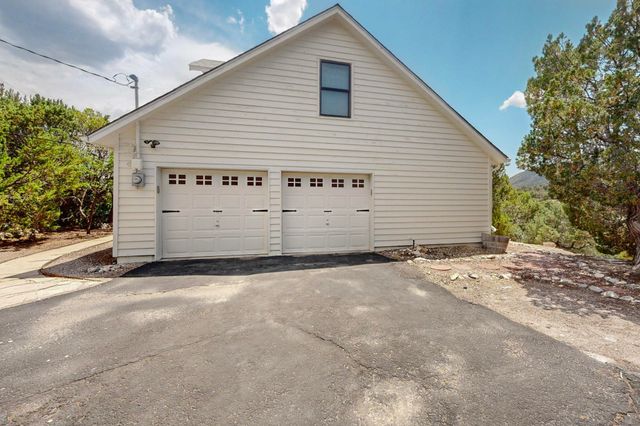 8 Fawn Road, Cedar Crest, NM 87008