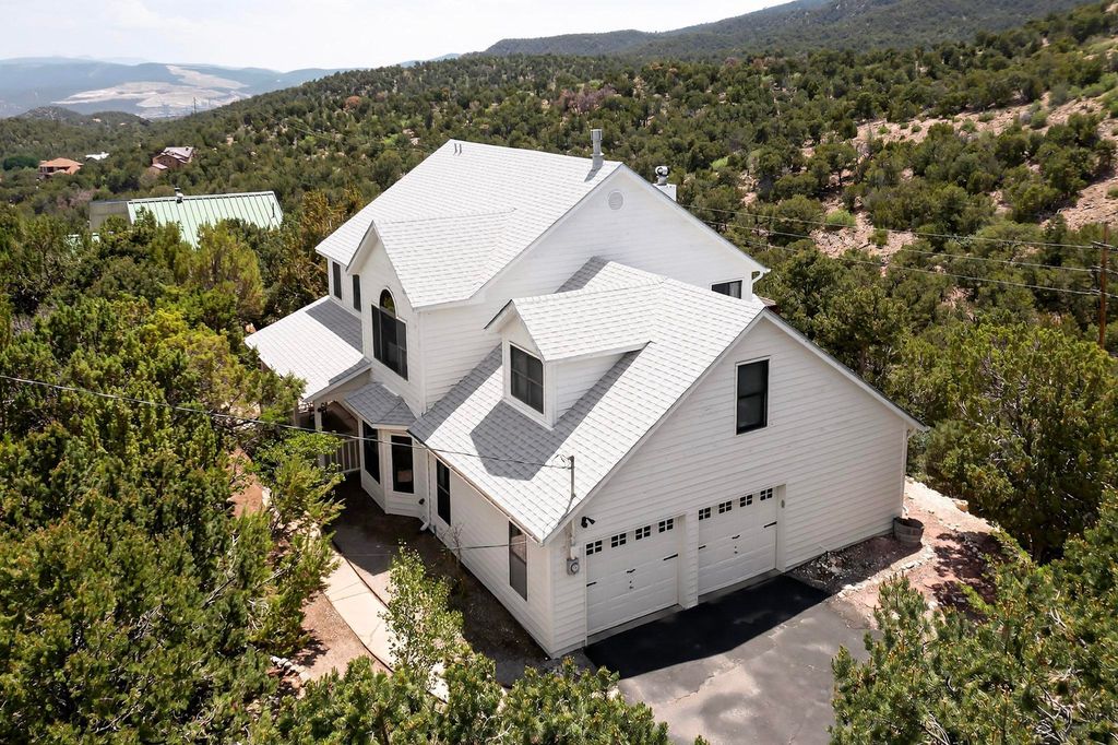 8 Fawn Road, Cedar Crest, NM 87008
