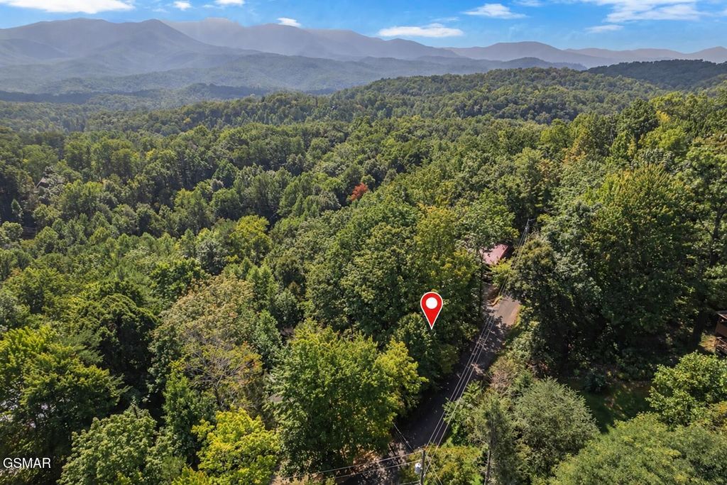 1016 Vista Drive, Gatlinburg, TN 37738