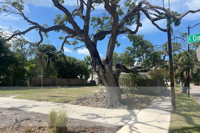 404 E DAVIS BOULEVARD, Tampa, FL 33606