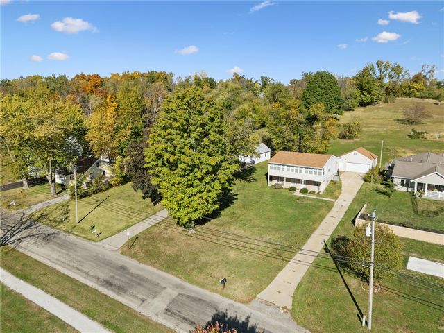 3600 Midway Drive SW, Cedar Rapids, IA 52405