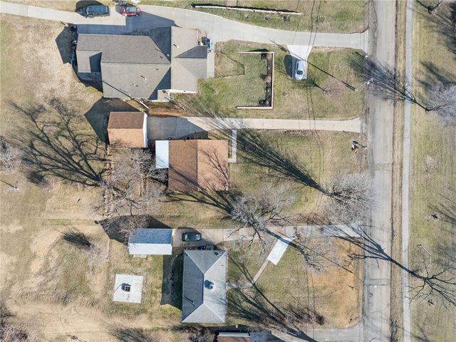 3600 Midway Drive SW, Cedar Rapids, IA 52405