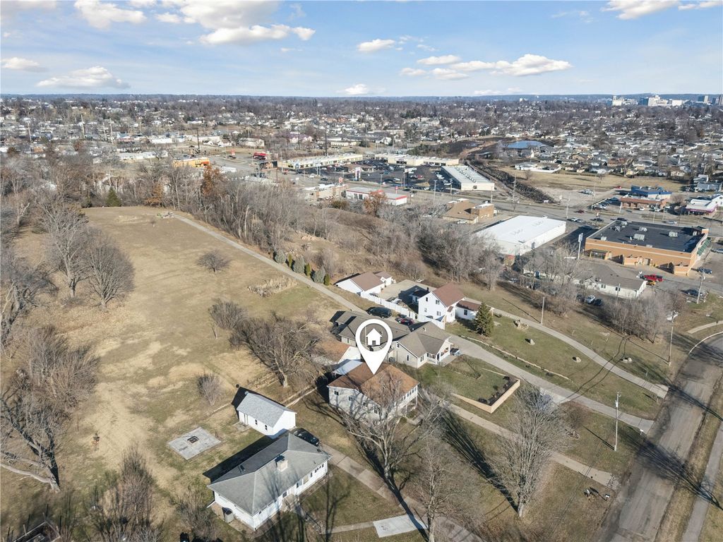 3600 Midway Drive SW, Cedar Rapids, IA 52405