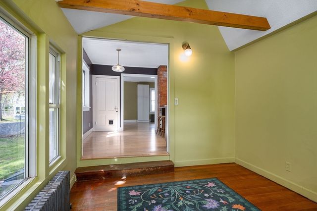 17 Olympia St, Easthampton, MA 01027