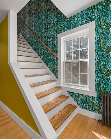 17 Olympia St, Easthampton, MA 01027