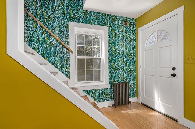 17 Olympia St, Easthampton, MA 01027